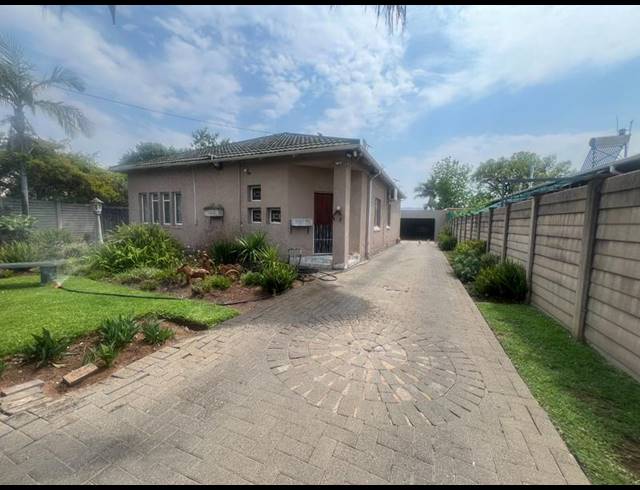 3 BEDROOM HOUSE FOR SALE IN PRETORIA GARDENS